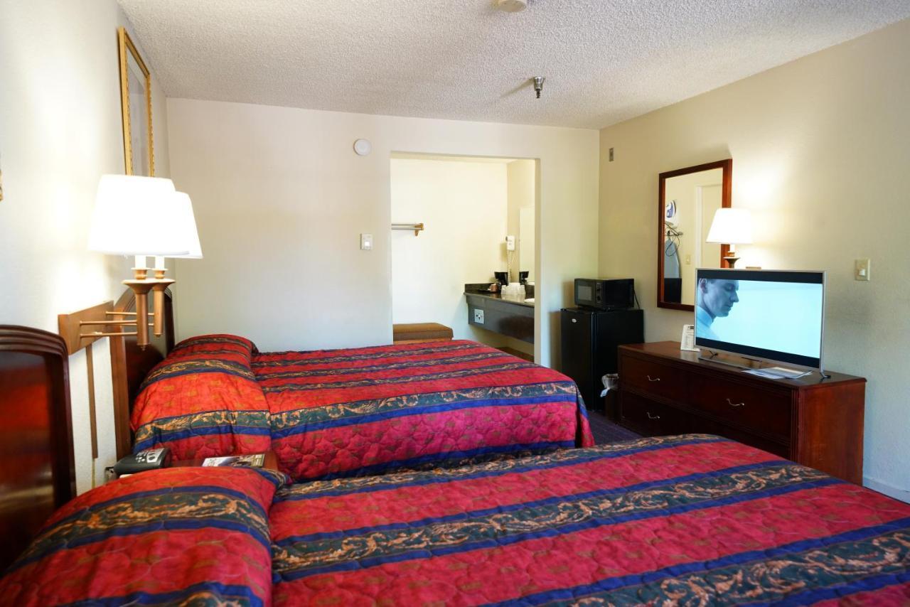 Ambassador Inn Fresno Zewnętrze zdjęcie